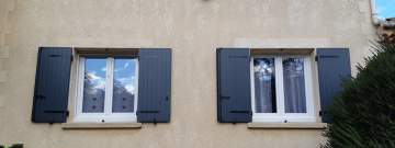 Fenêtres PVC et volets battants en aluminium