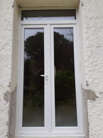 Porte fenêtre PVC avec imposte